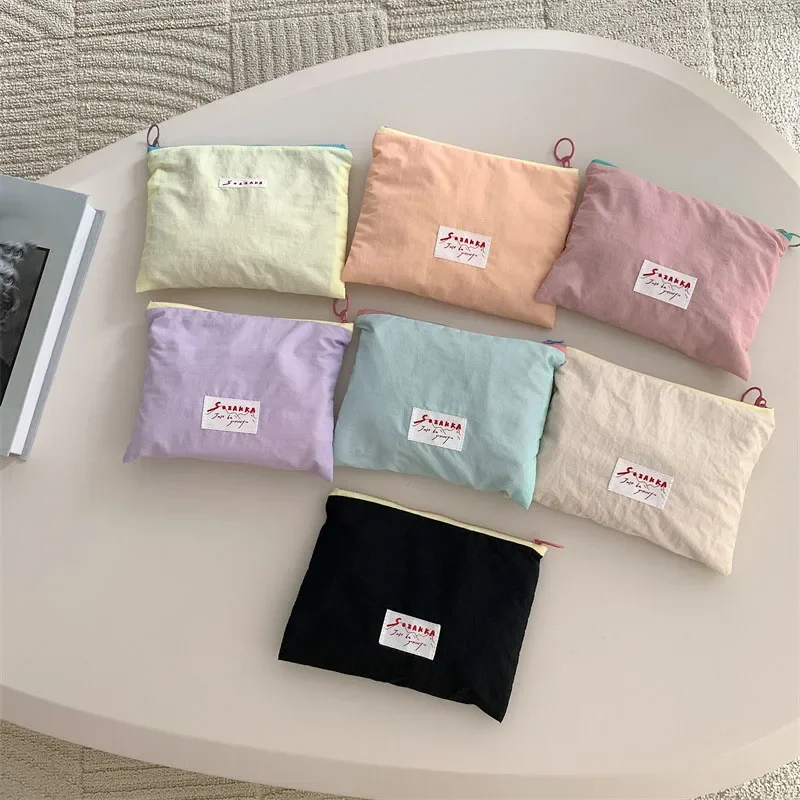 Sacs de maquillage monochromes - Korean Skincare Routine avis et prix