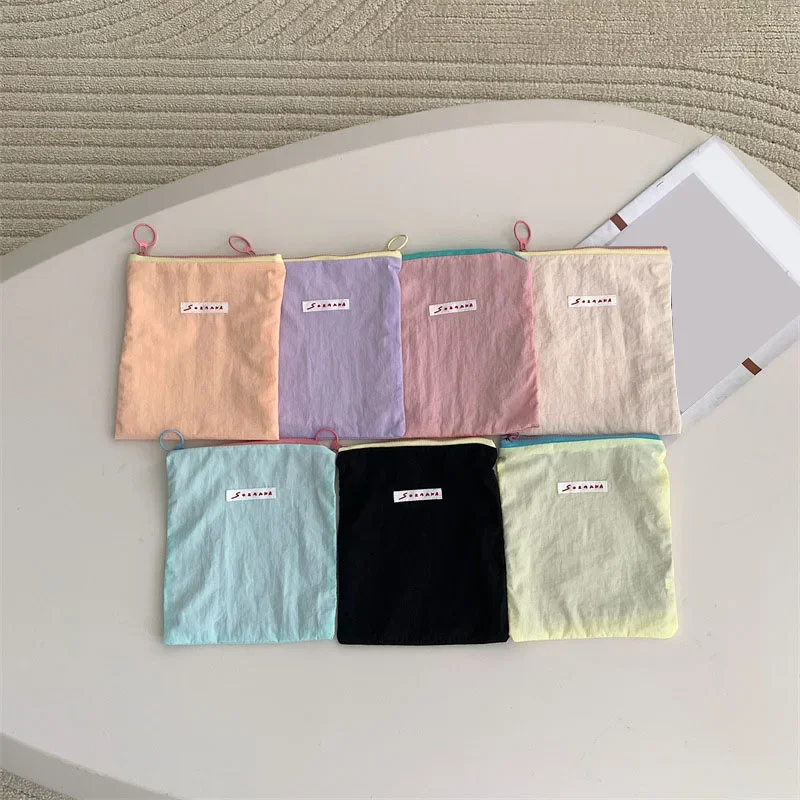 Sacs de maquillage monochromes - Korean Skincare Routine avis et prix